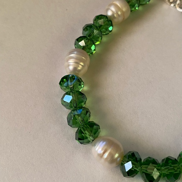 Freshwater Pearl & Green Crystal Glass Bracelet - Picture 3 of 6